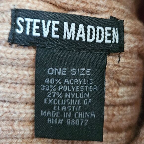 Steve Madden Cable Knit Beanie - Picture 3 of 3